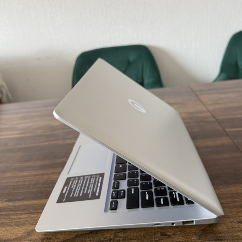 Neuclo Aero 14inch Laptop